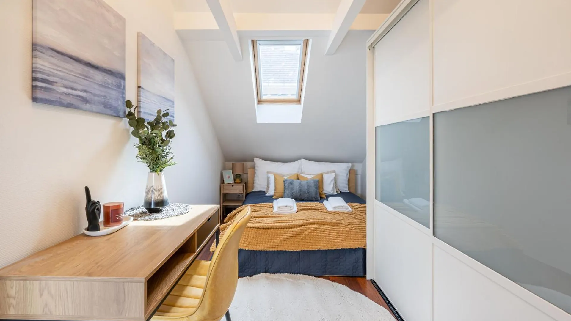Spacious Rooftop Home With Parliament&Danube View Budapest Apartment