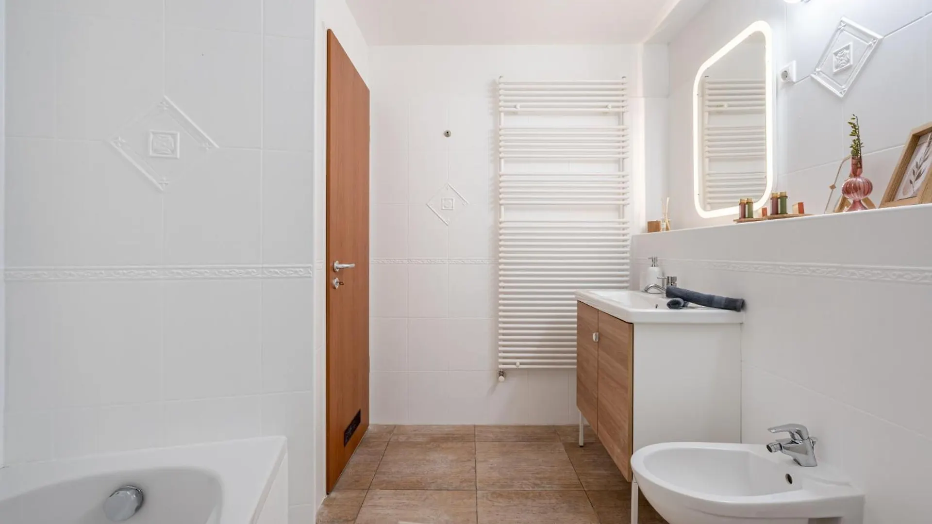 Apartament Spacious Rooftop Home With Parliament&Danube View Budapesta Ungaria
