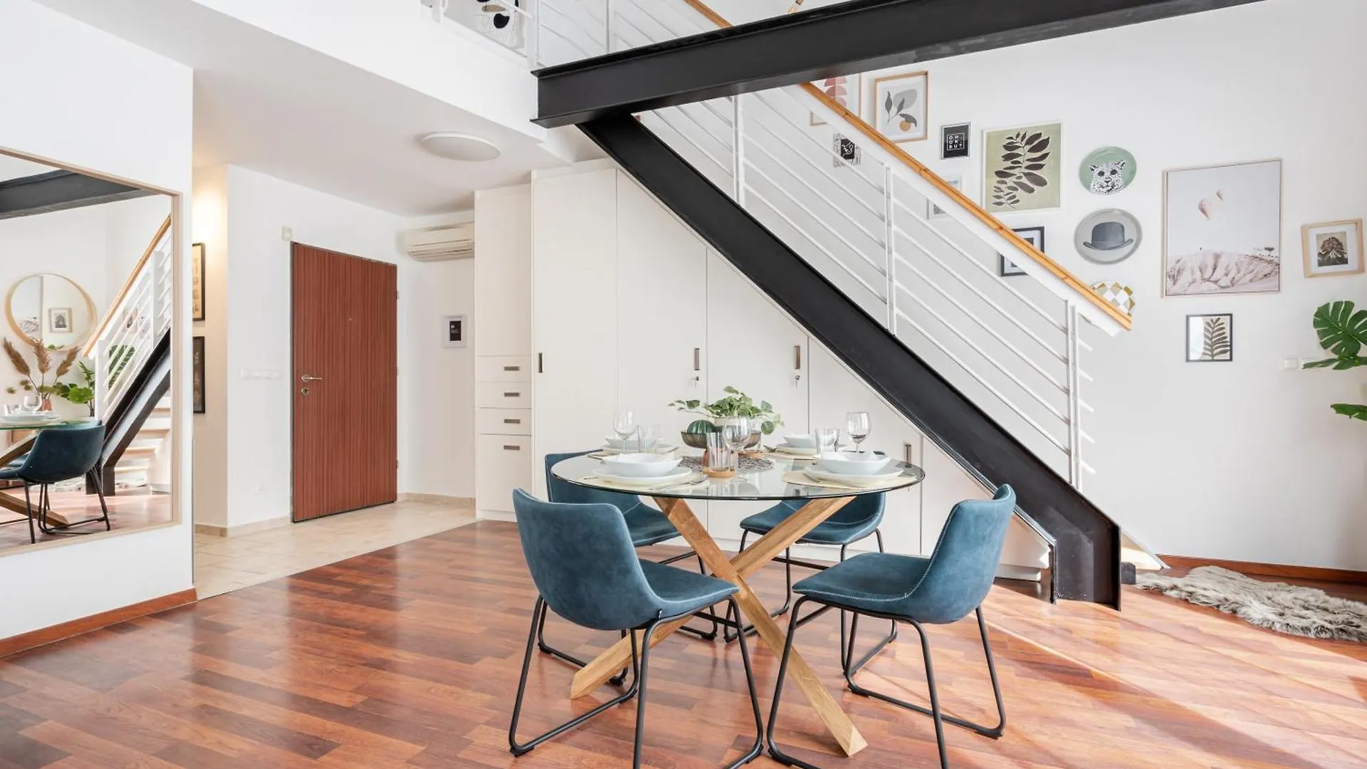 Apartament Spacious Rooftop Home With Parliament&Danube View Budapesta